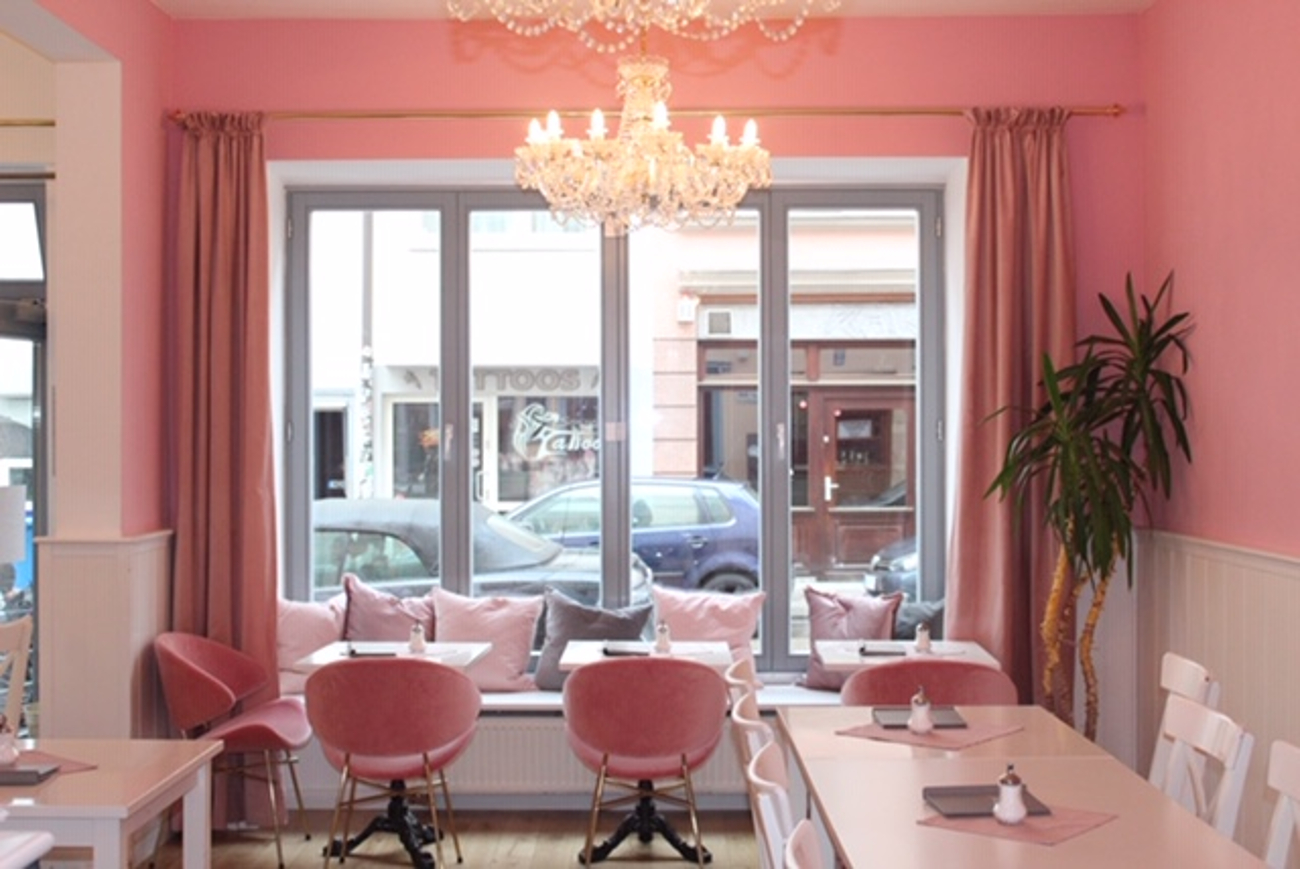pink cafe