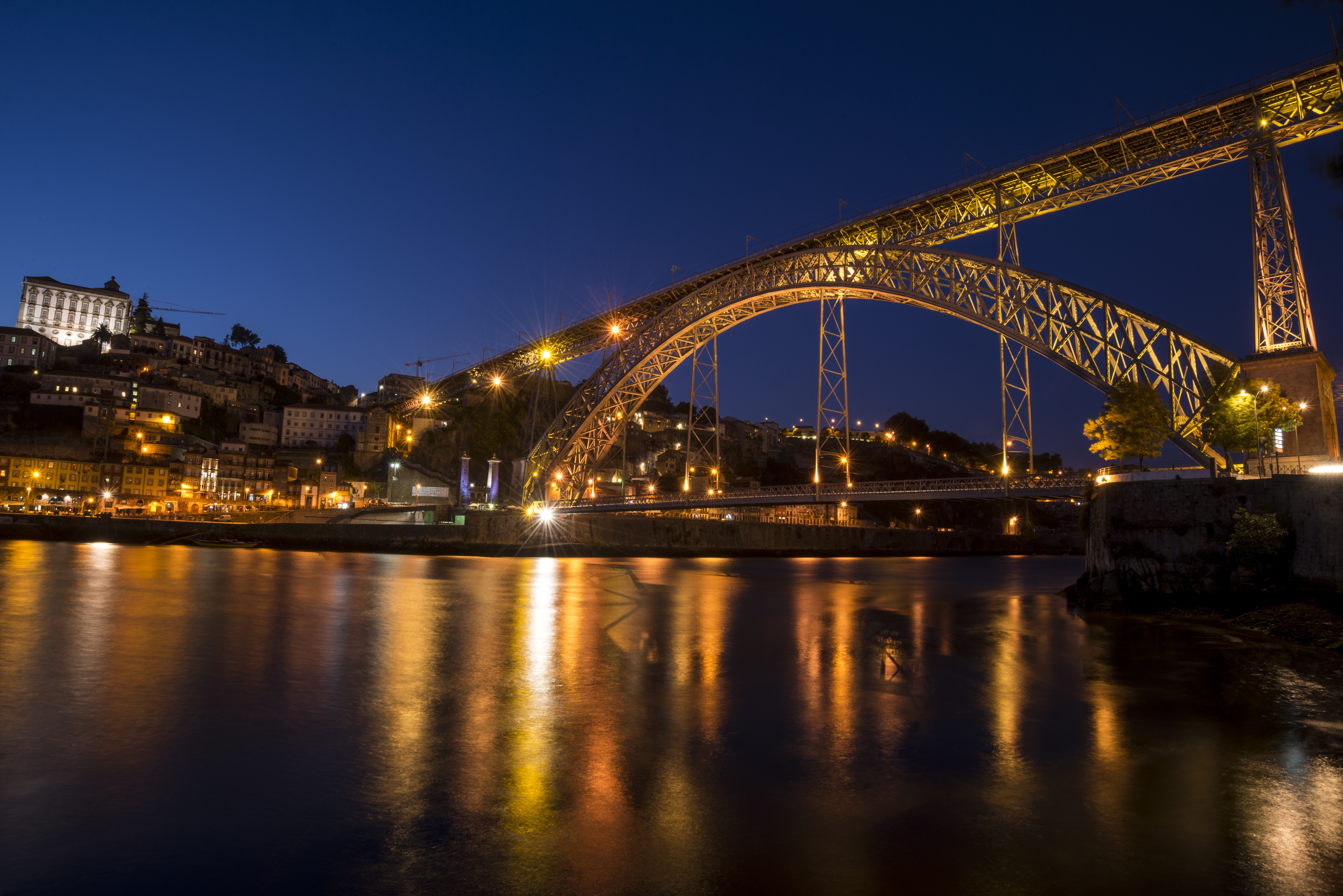 Dom Luis I Bridge linking Porto city centre to Gaia