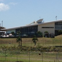 Robert Llewellyn Bradshaw International Airport (SKB)