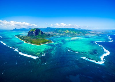 Aerial view of Mauritius island panorama - Myroslava Bozhko/Shutterstock.com