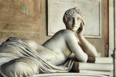 Camposanto sculture, Pisa - Elena Korn/Shutterstock.com