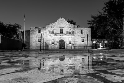 The Historic Alamo in San Antonio, Texas - f11photo/Shutterstock.com