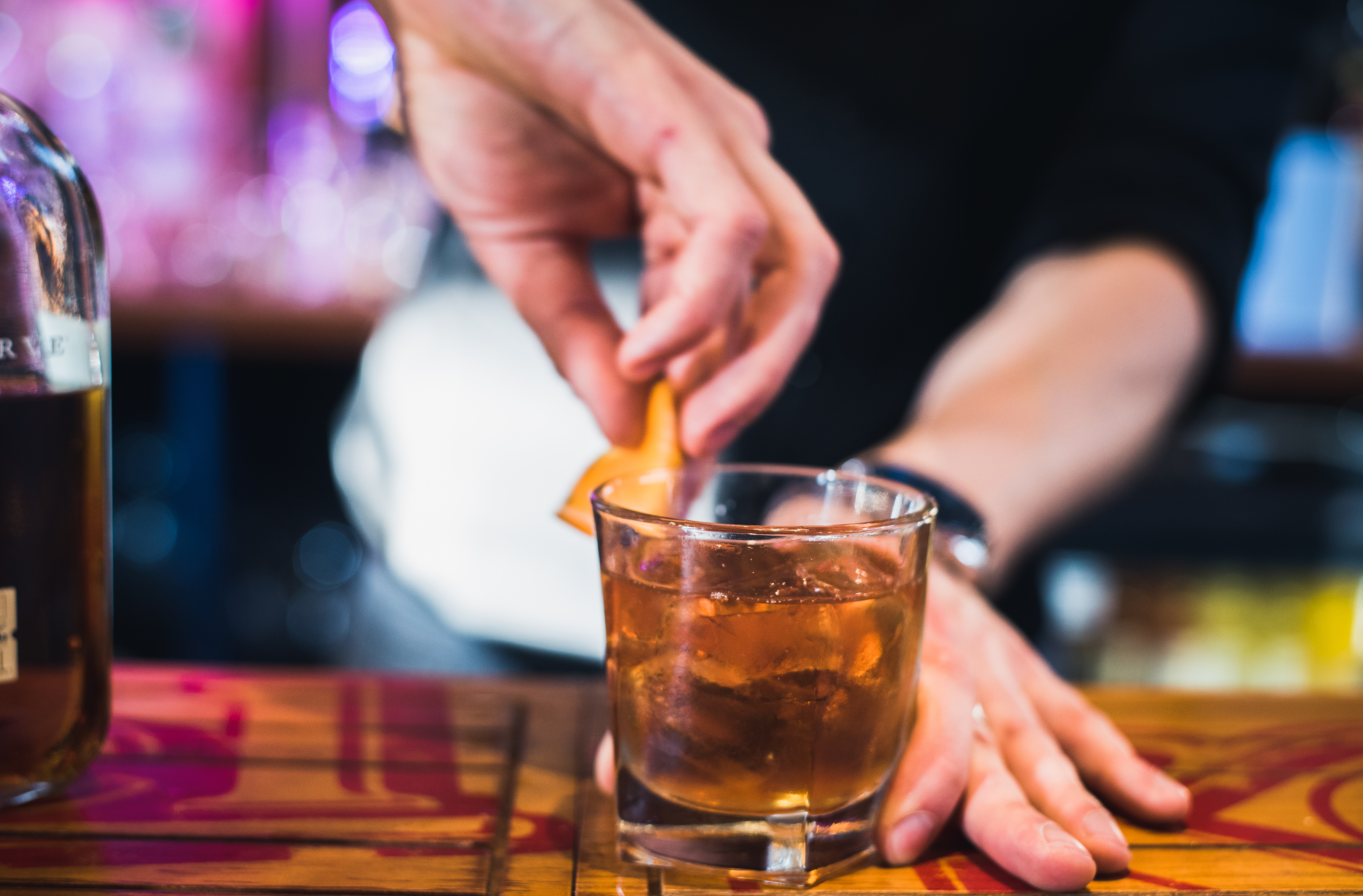 Finishing touch to cocktail