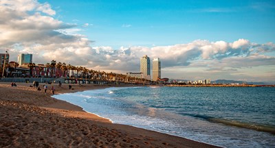 Barceloneta beach, Barcelona - chan lee/Unsplash