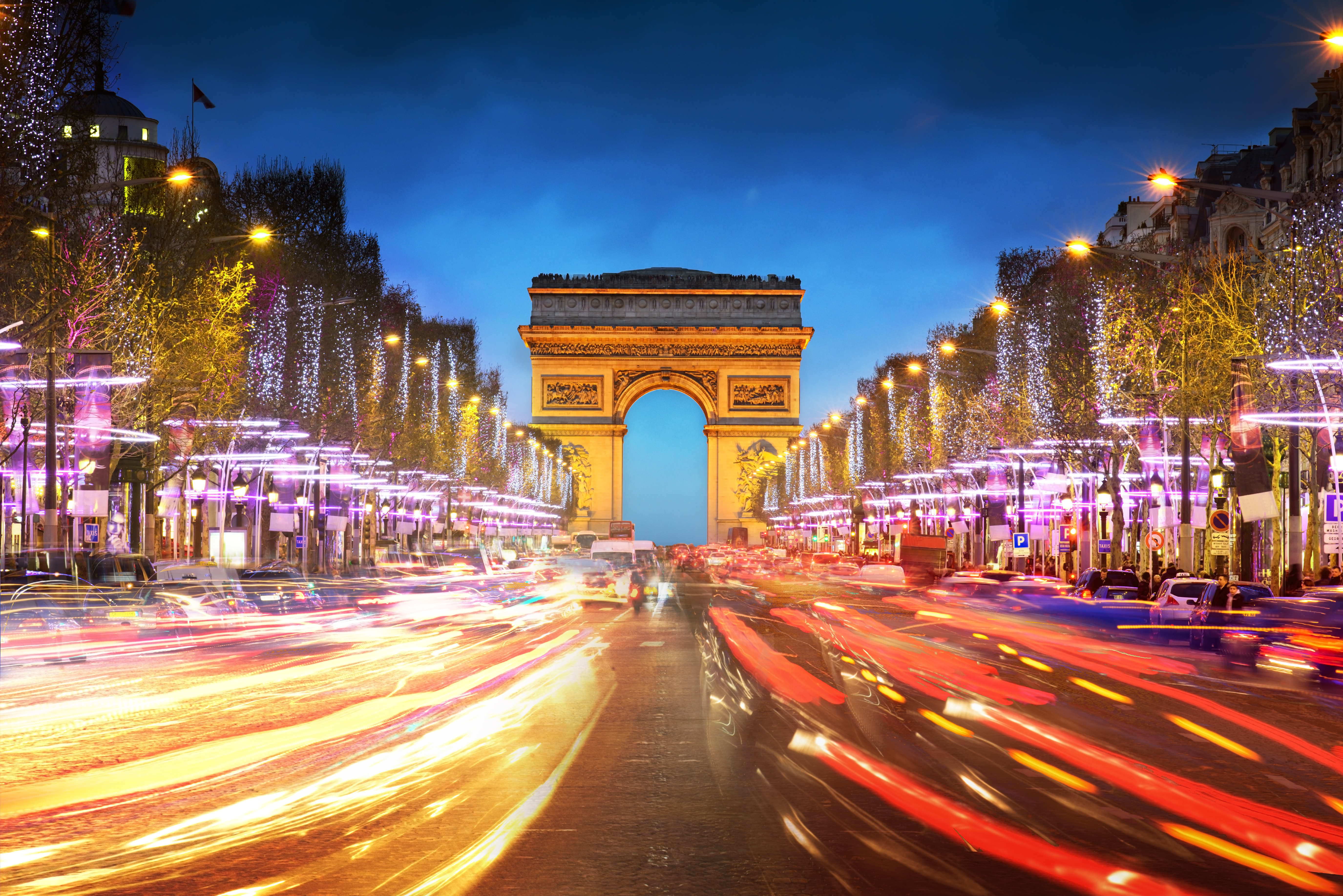 Arc de triomphe during sunset