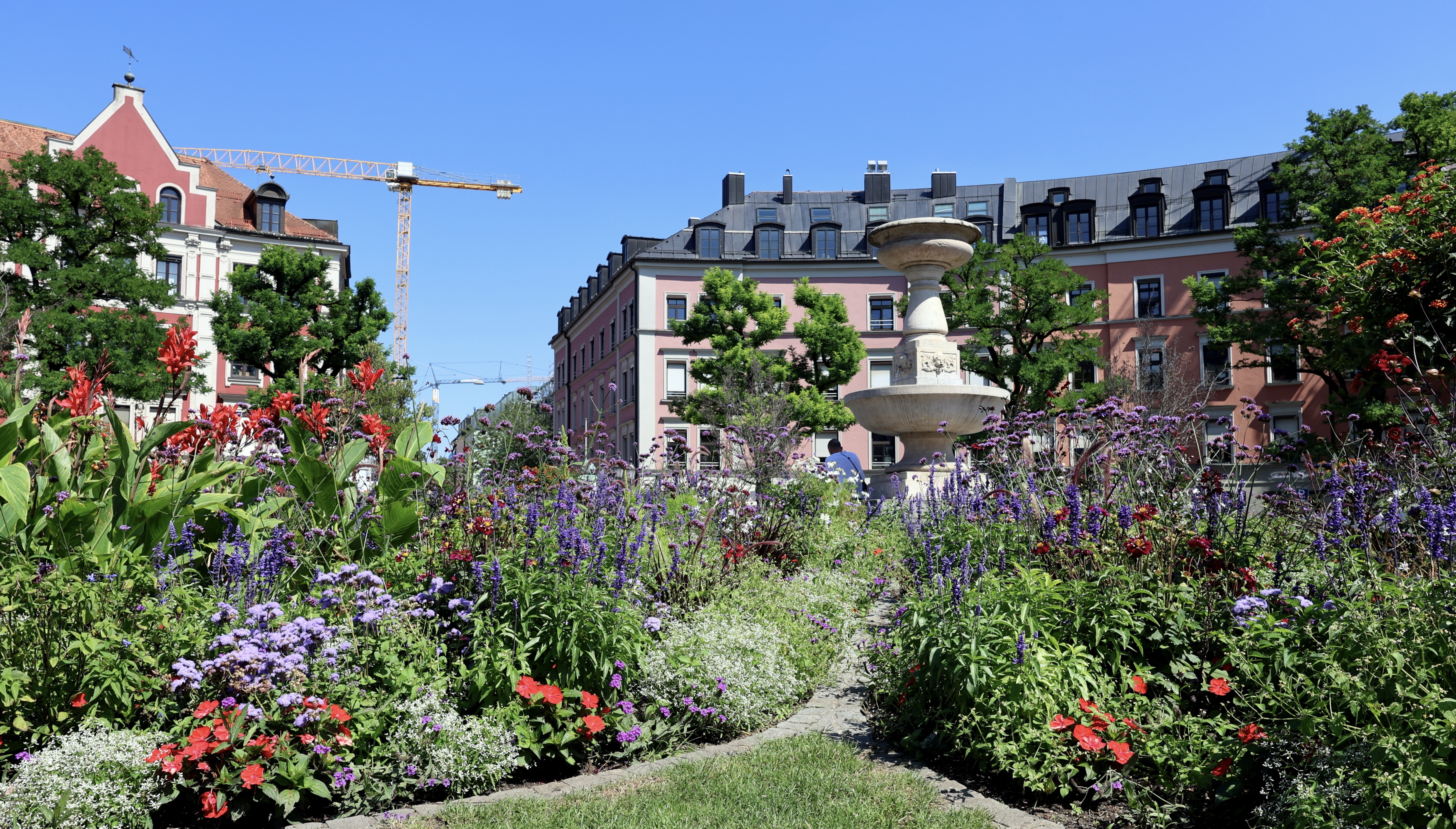 Gärtnerplatz in Munich in summer
