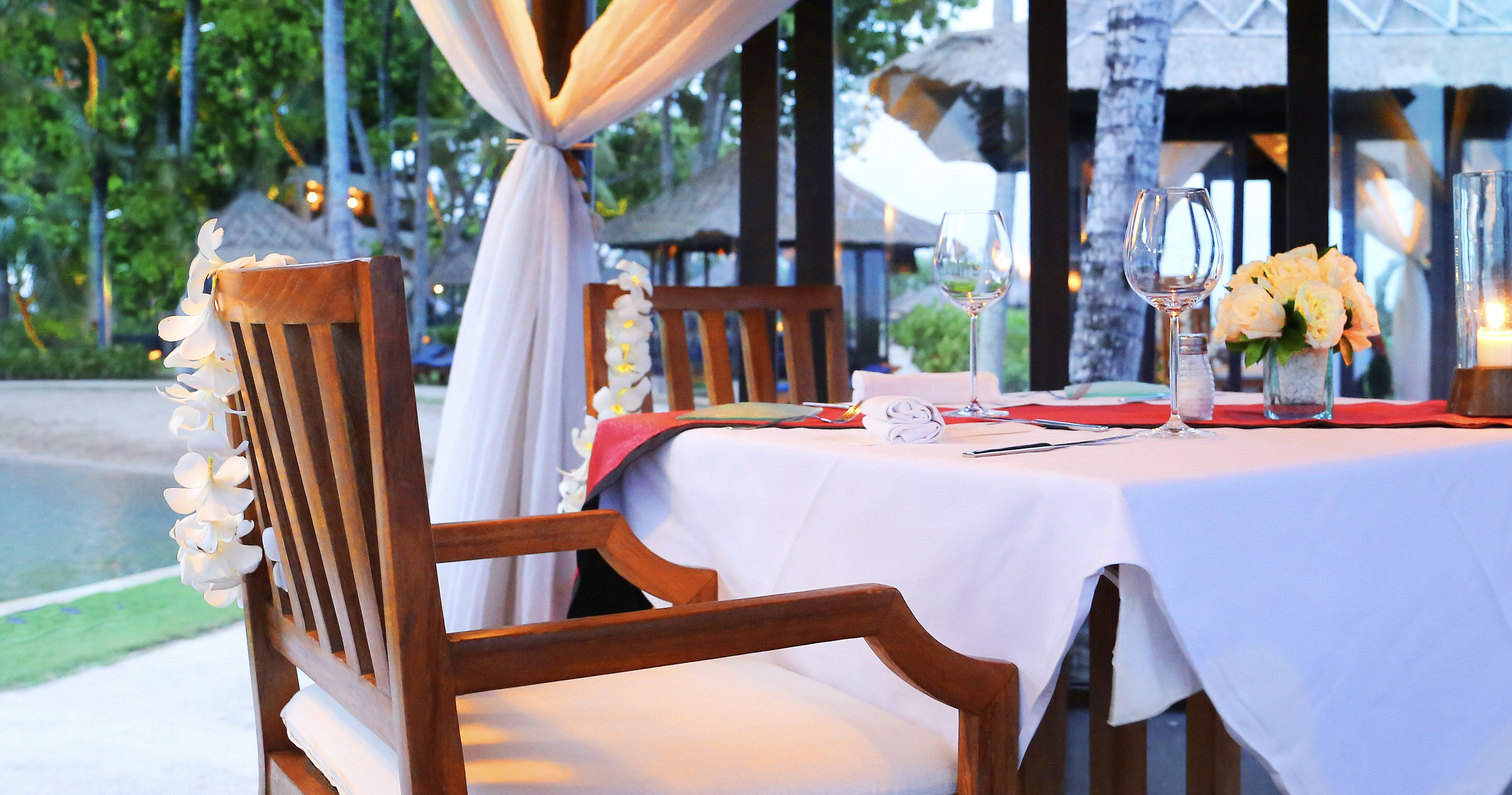 romantic dinner on a tropical island