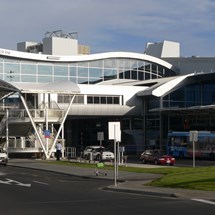 Auckland Airport (AKL)