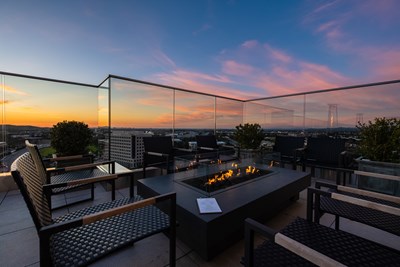 Hive & Honey Rooftop Bar - Destination Irvine