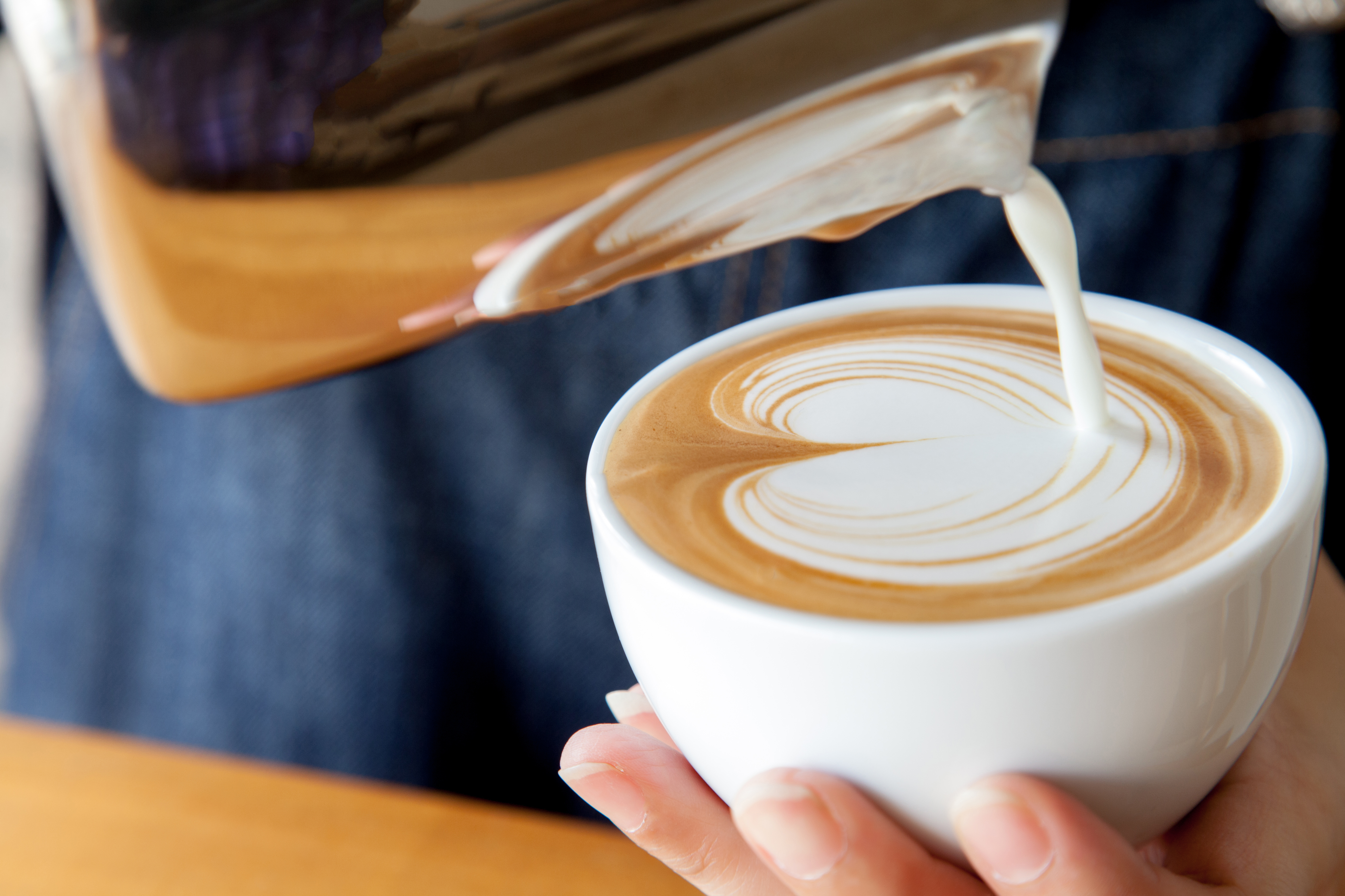 How to free pour a cup of coffee latte