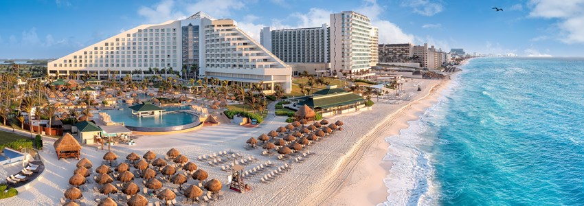 Hotel zone Cancun near blue ocean