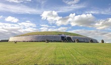 Brú na Bóinne Visitor Centre (Newgrange & Knowth)