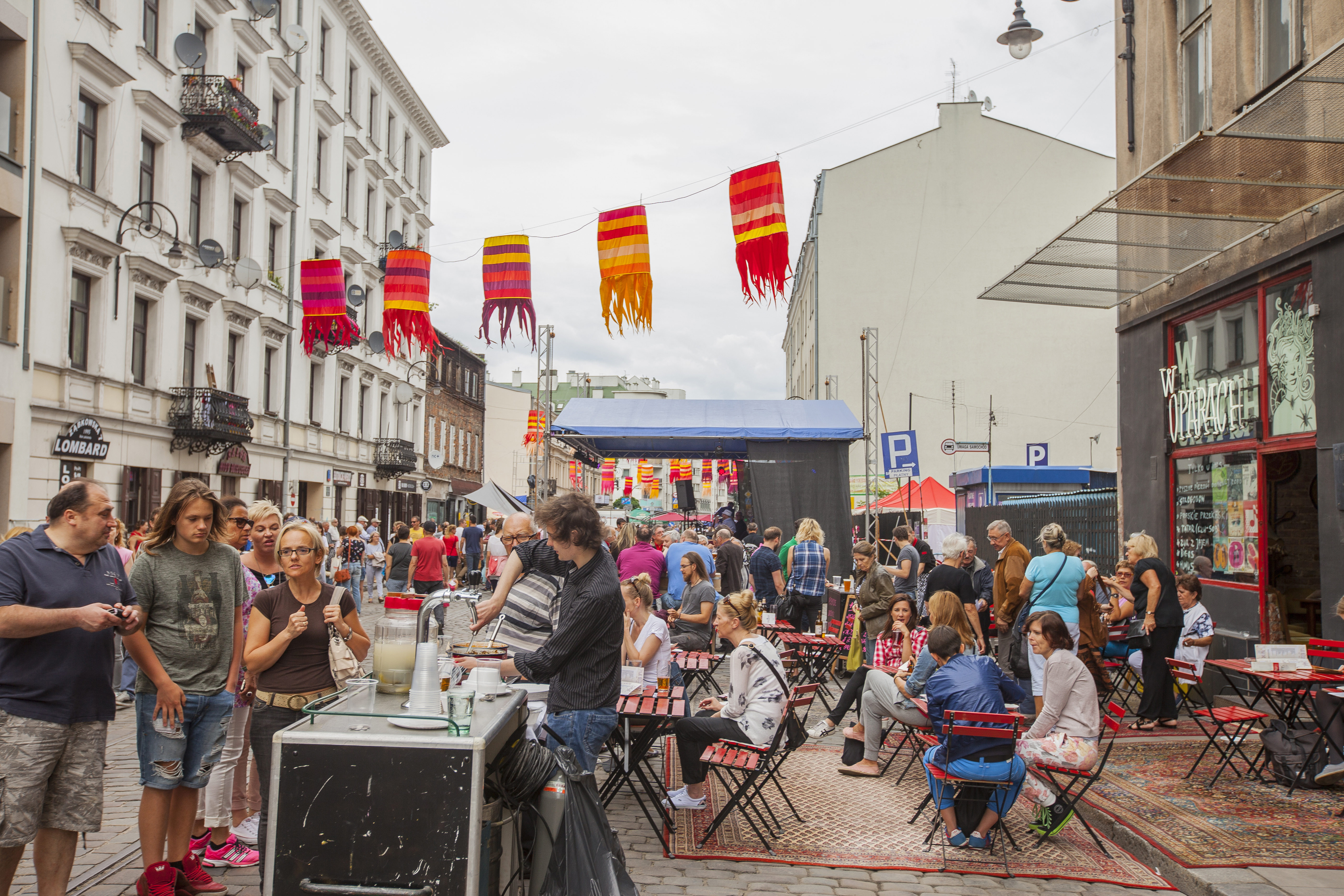 busy street market