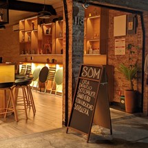SOM — vinateria, restaurante bar