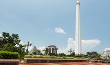Tugu Pahlawan (Heroes’ Monument)