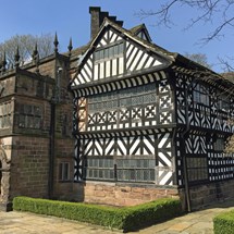 Hall i' th' Wood Museum
