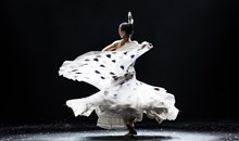 Dynamic Yunnan Dance Show