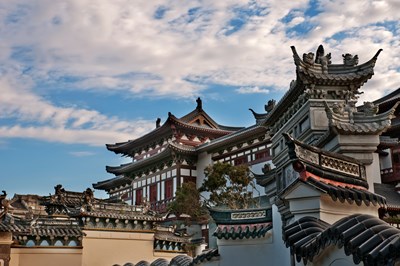 Ningbo ornate roof - hxdyl/Shutterstock.com
