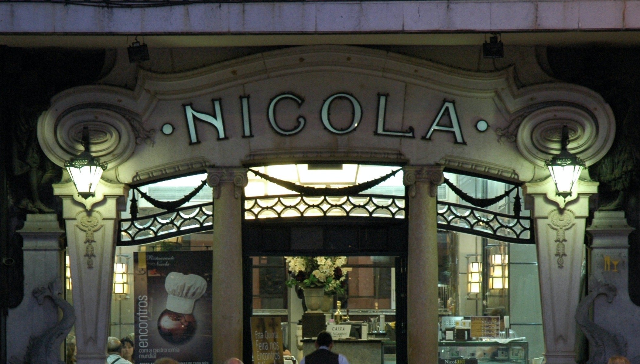 sign over cafe Nicola