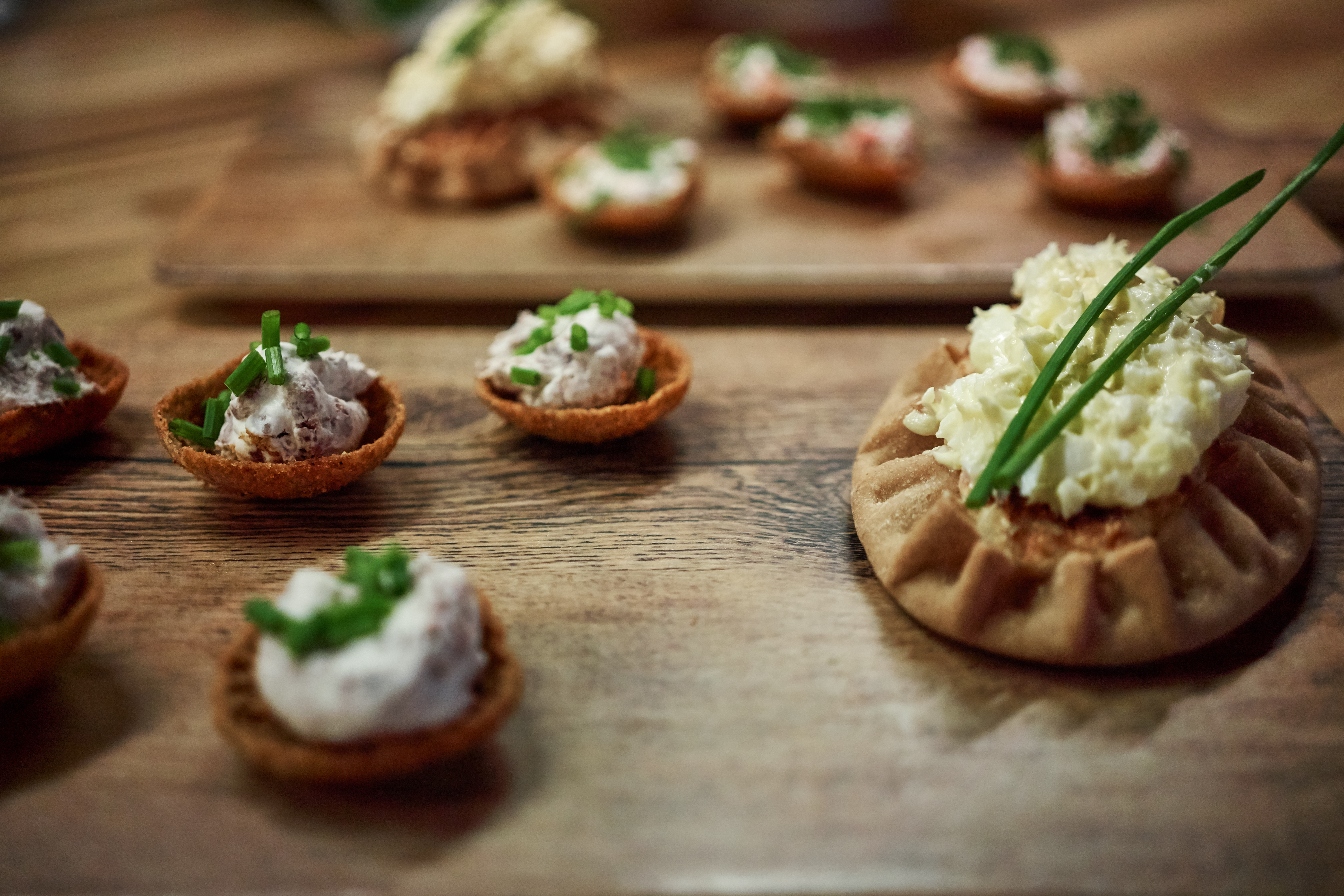 Karelian pie and rye chips
