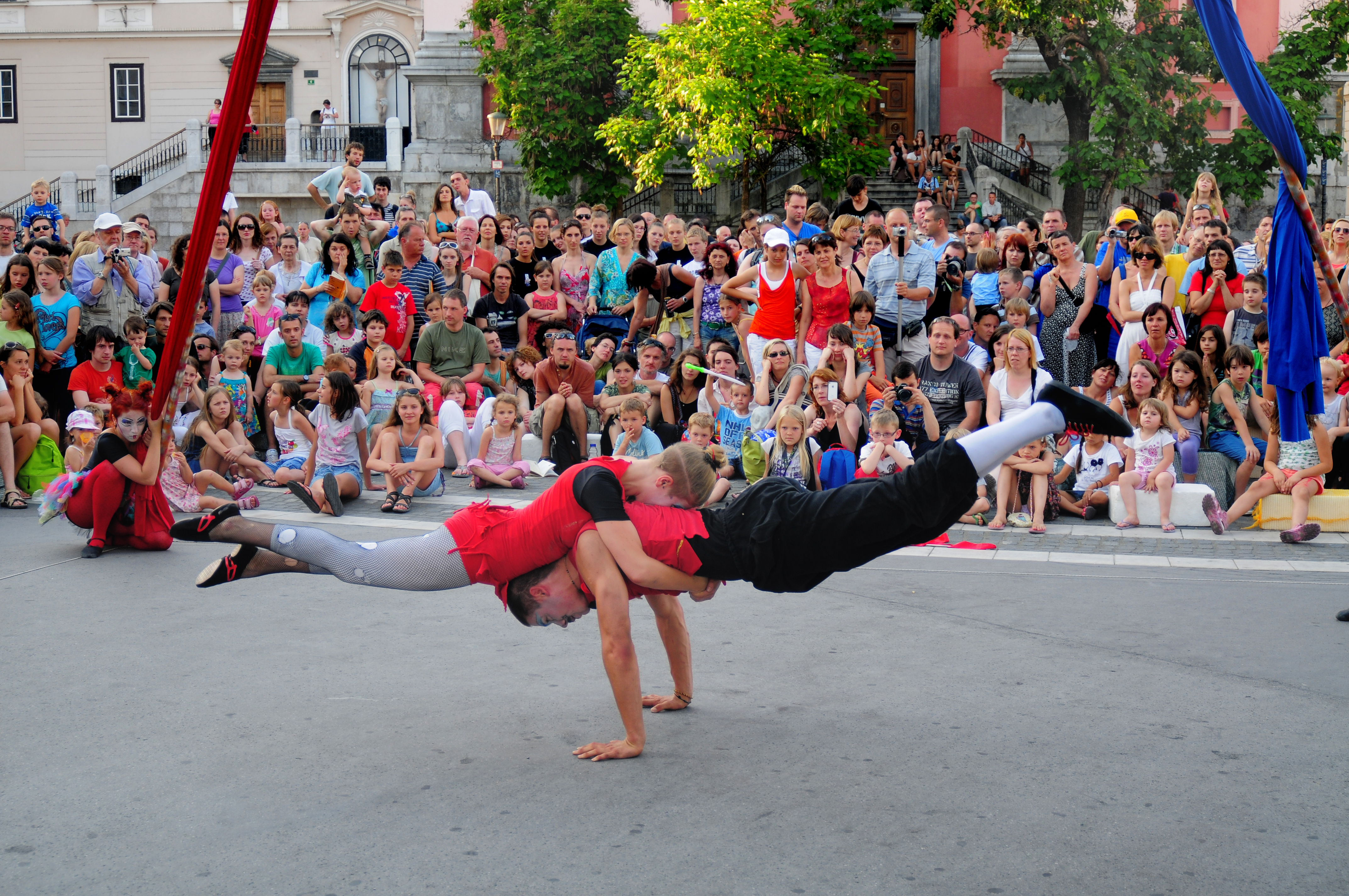 Ana Desetnica street theatre festival