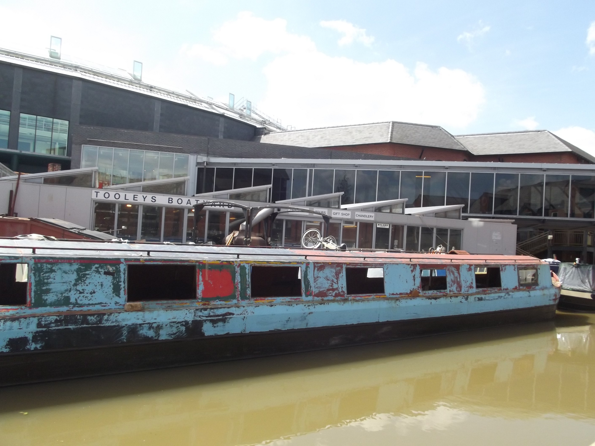 Tooley's Historic Boatyard - Oxford Canal, Banbury - Banbury Museum link bridge